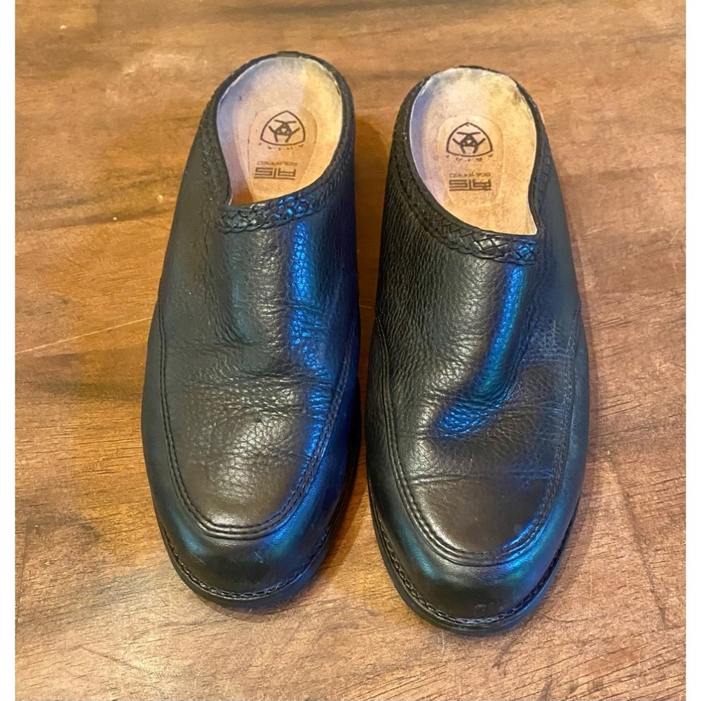 💥Ariat Black Leather Round Toe Mules💥
